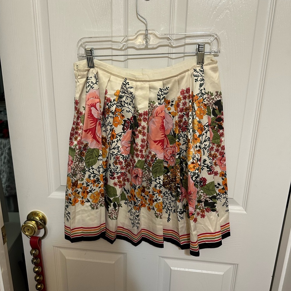 Ann Taylor Cream Floral A-Line Skirt